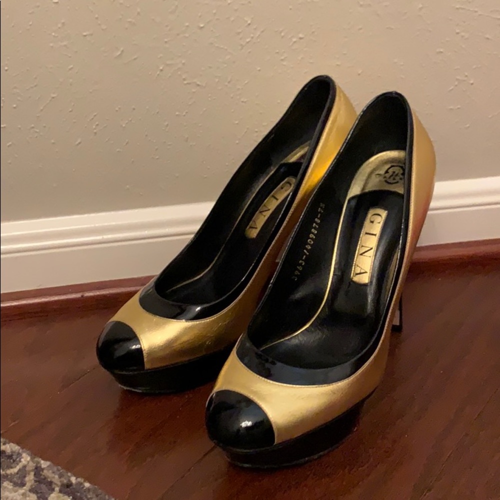 GINA black and gold platform pump
